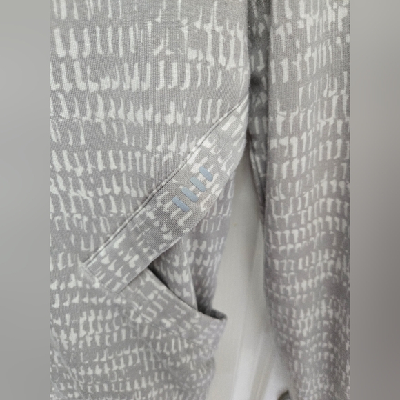 Blanc Noir Luxe Zip Front Hoodie Emilia Print Jacket Thumb Holes Size XS Fall - Picture 12 of 14